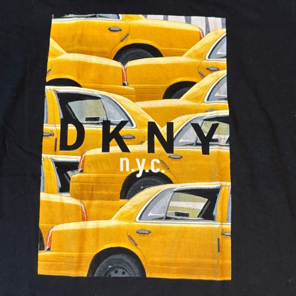 DKNY Black and Yellow Short Sleeve Tee

#1012 - Picture 4 of 7